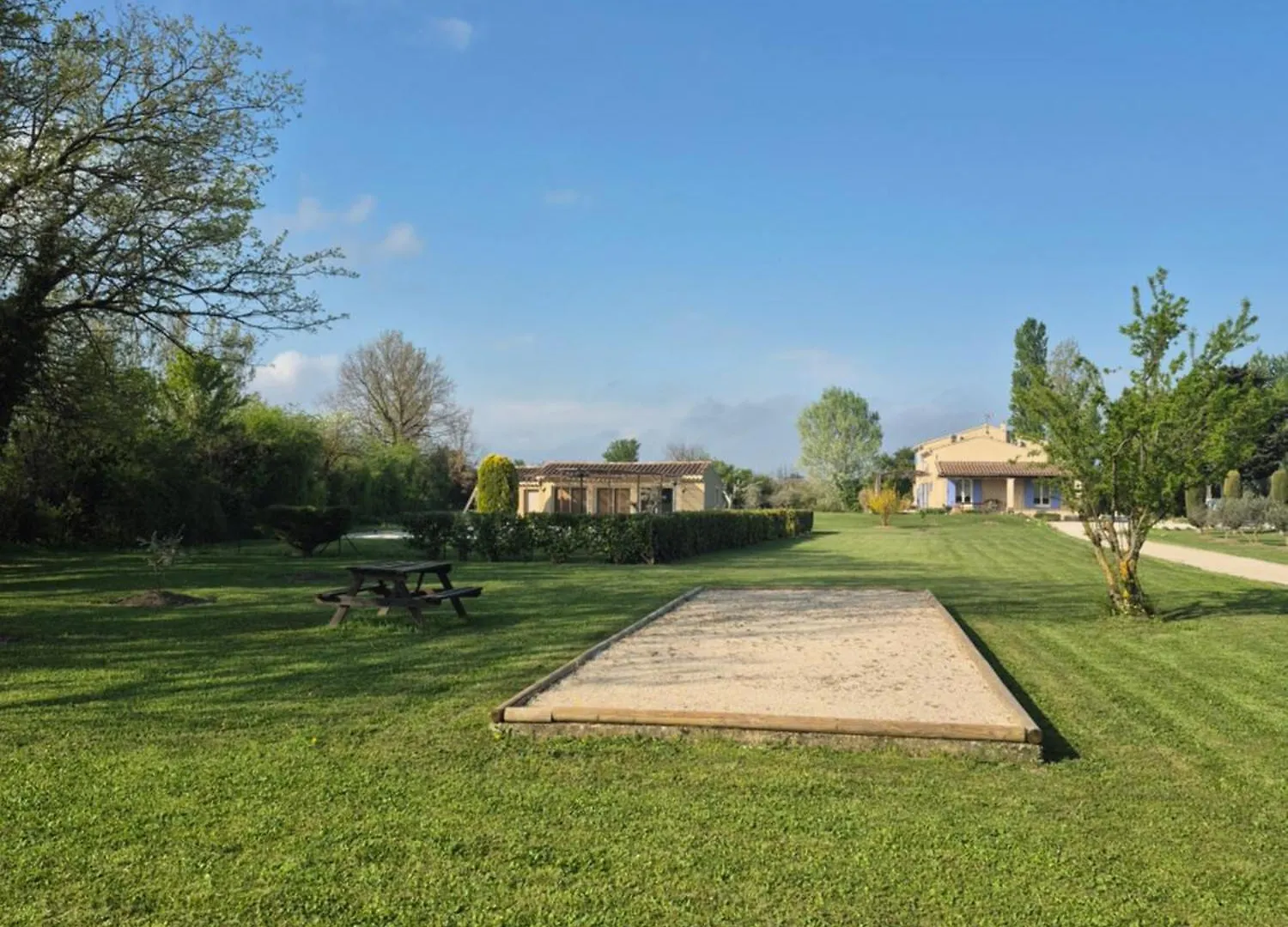 Mas Clement - Chambre Et Table D'Hotes LʼIsle-sur-la-Sorgue 0*,